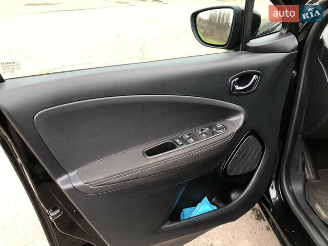 Чорний Рено Зое, об'ємом двигуна 0 л та пробігом 68 тис. км за 9800 $, фото 25 на Automoto.ua