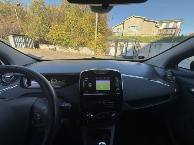 Черный Рено Зое, объемом двигателя 0 л и пробегом 21 тыс. км за 10318 $, фото 14 на Automoto.ua