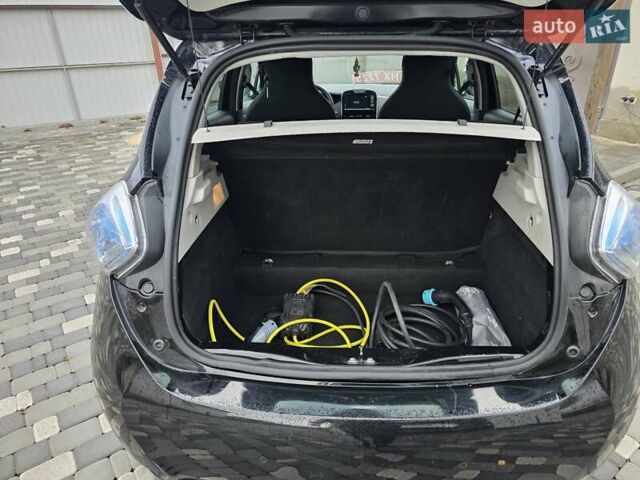 Чорний Рено Зое, об'ємом двигуна 0 л та пробігом 100 тис. км за 8999 $, фото 34 на Automoto.ua