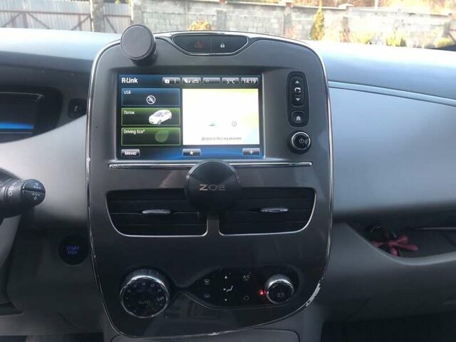 Черный Рено Зое, объемом двигателя 0 л и пробегом 165 тыс. км за 9500 $, фото 15 на Automoto.ua