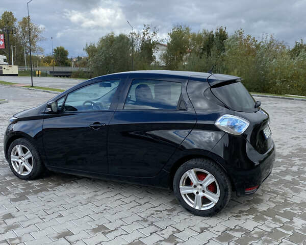 Черный Рено Зое, объемом двигателя 0 л и пробегом 136 тыс. км за 8800 $, фото 4 на Automoto.ua