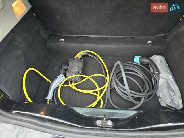 Чорний Рено Зое, об'ємом двигуна 0 л та пробігом 100 тис. км за 8999 $, фото 35 на Automoto.ua
