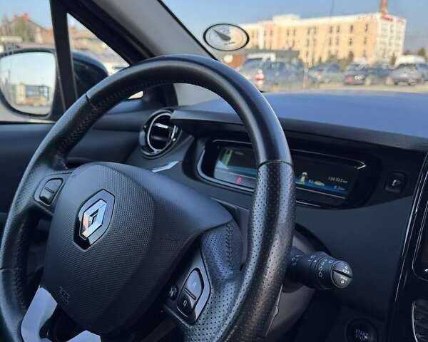 Черный Рено Зое, объемом двигателя 0 л и пробегом 141 тыс. км за 9000 $, фото 10 на Automoto.ua