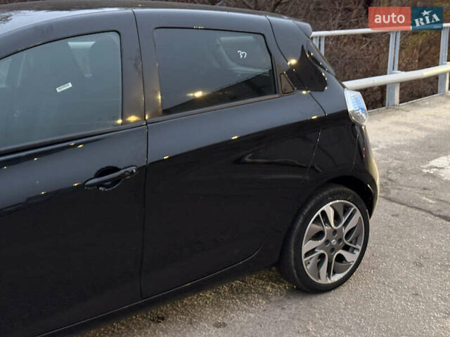 Черный Рено Зое, объемом двигателя 0 л и пробегом 46 тыс. км за 9700 $, фото 23 на Automoto.ua