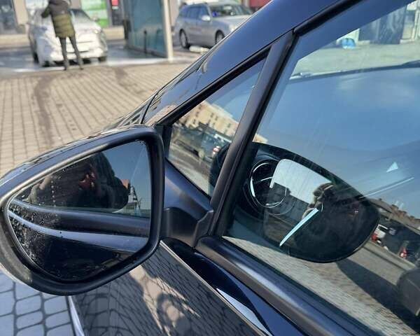 Черный Рено Зое, объемом двигателя 0 л и пробегом 141 тыс. км за 9000 $, фото 27 на Automoto.ua