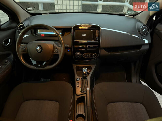 Черный Рено Зое, объемом двигателя 0 л и пробегом 46 тыс. км за 9700 $, фото 11 на Automoto.ua