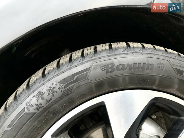 Чорний Рено Зое, об'ємом двигуна 0 л та пробігом 68 тис. км за 9450 $, фото 26 на Automoto.ua