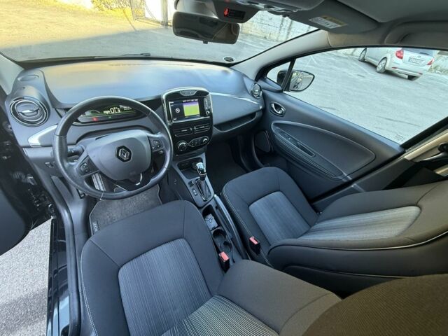 Черный Рено Зое, объемом двигателя 0 л и пробегом 21 тыс. км за 10318 $, фото 8 на Automoto.ua