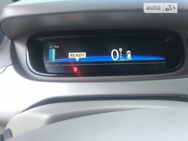 Черный Рено Зое, объемом двигателя 0 л и пробегом 165 тыс. км за 9500 $, фото 21 на Automoto.ua