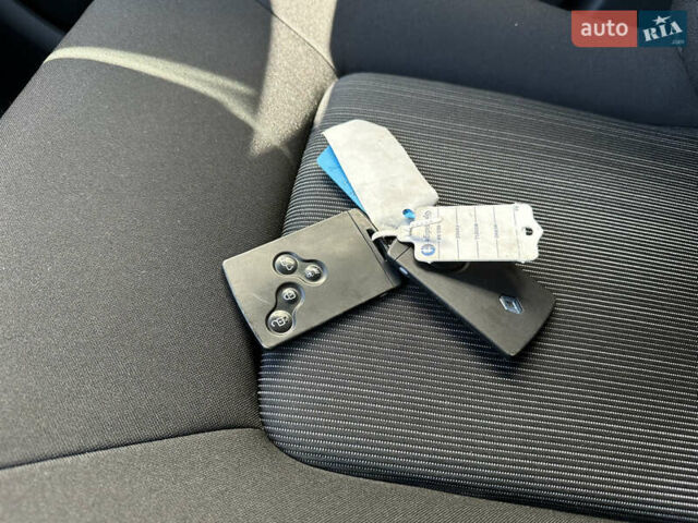 Черный Рено Зое, объемом двигателя 0 л и пробегом 152 тыс. км за 8700 $, фото 9 на Automoto.ua