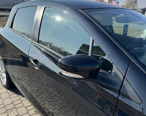 Черный Рено Зое, объемом двигателя 0 л и пробегом 141 тыс. км за 9000 $, фото 2 на Automoto.ua