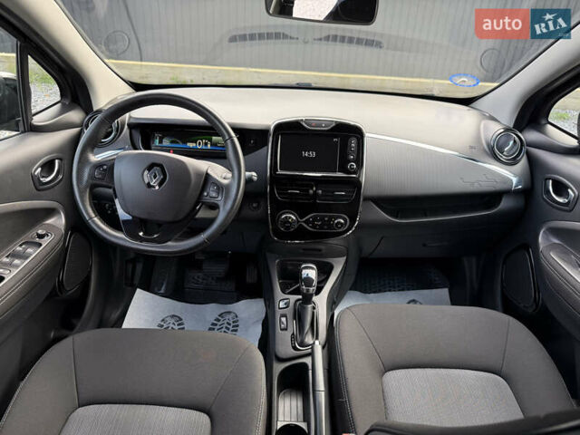 Черный Рено Зое, объемом двигателя 0 л и пробегом 99 тыс. км за 9950 $, фото 19 на Automoto.ua