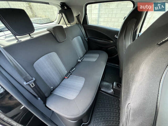 Чорний Рено Зое, об'ємом двигуна 0 л та пробігом 140 тис. км за 9200 $, фото 53 на Automoto.ua