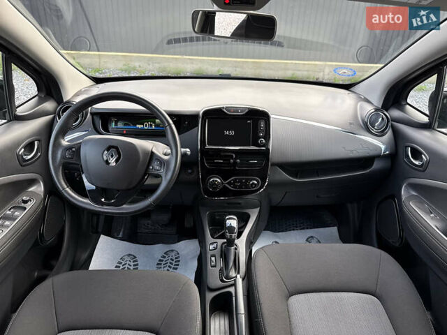 Черный Рено Зое, объемом двигателя 0 л и пробегом 99 тыс. км за 9950 $, фото 20 на Automoto.ua