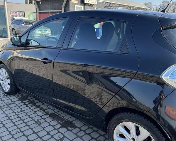 Черный Рено Зое, объемом двигателя 0 л и пробегом 141 тыс. км за 9000 $, фото 22 на Automoto.ua