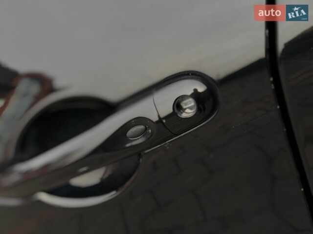 Черный Рено Зое, объемом двигателя 0 л и пробегом 120 тыс. км за 9699 $, фото 18 на Automoto.ua