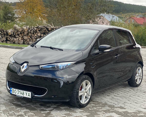 Черный Рено Зое, объемом двигателя 0 л и пробегом 136 тыс. км за 8800 $, фото 1 на Automoto.ua