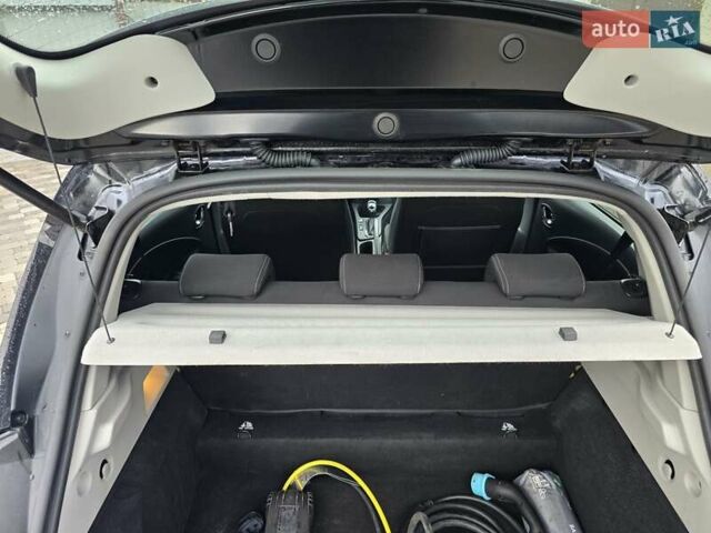 Чорний Рено Зое, об'ємом двигуна 0 л та пробігом 100 тис. км за 8999 $, фото 36 на Automoto.ua