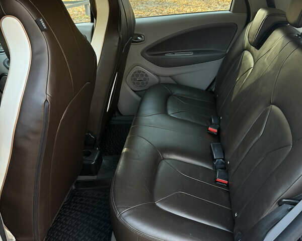 Чорний Рено Зое, об'ємом двигуна 0 л та пробігом 70 тис. км за 9999 $, фото 20 на Automoto.ua