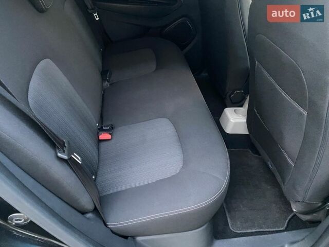 Черный Рено Зое, объемом двигателя 0 л и пробегом 171 тыс. км за 9150 $, фото 17 на Automoto.ua