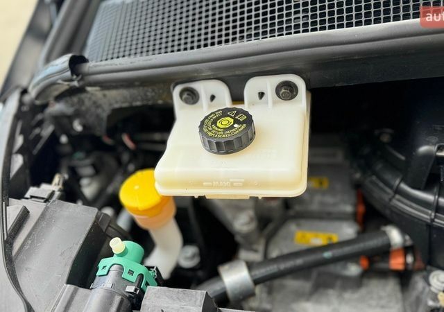 Черный Рено Зое, объемом двигателя 0 л и пробегом 32 тыс. км за 10250 $, фото 73 на Automoto.ua