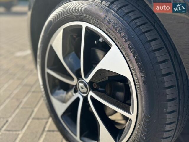 Черный Рено Зое, объемом двигателя 0 л и пробегом 51 тыс. км за 9900 $, фото 13 на Automoto.ua