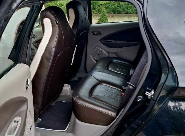 Черный Рено Зое, объемом двигателя 0 л и пробегом 131 тыс. км за 9700 $, фото 5 на Automoto.ua