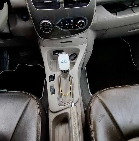 Черный Рено Зое, объемом двигателя 0 л и пробегом 131 тыс. км за 9700 $, фото 11 на Automoto.ua