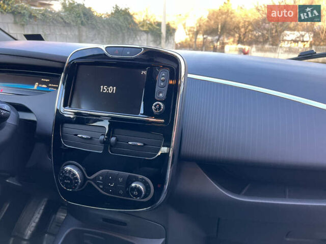 Чорний Рено Зое, об'ємом двигуна 0 л та пробігом 140 тис. км за 9200 $, фото 47 на Automoto.ua