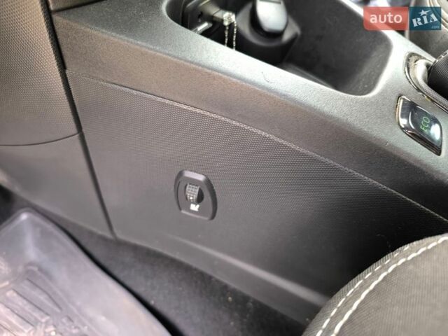 Черный Рено Зое, объемом двигателя 0 л и пробегом 143 тыс. км за 9300 $, фото 8 на Automoto.ua