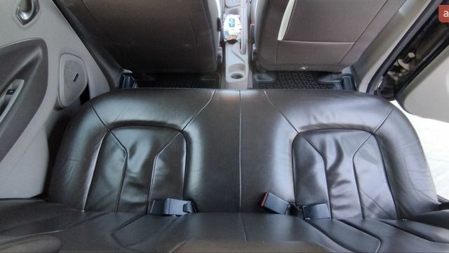 Черный Рено Зое, объемом двигателя 0 л и пробегом 180 тыс. км за 10000 $, фото 2 на Automoto.ua