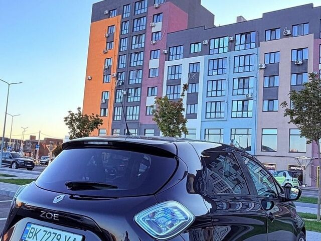 Черный Рено Зое, объемом двигателя 0 л и пробегом 178 тыс. км за 9700 $, фото 2 на Automoto.ua