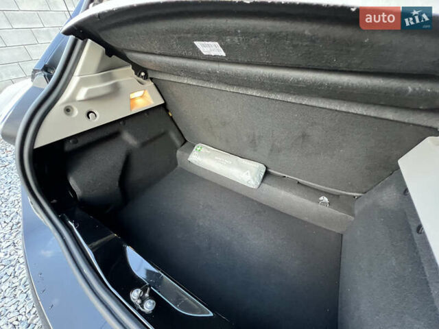 Чорний Рено Зое, об'ємом двигуна 0 л та пробігом 140 тис. км за 9200 $, фото 78 на Automoto.ua