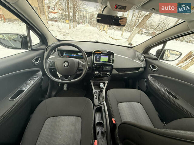 Черный Рено Зое, объемом двигателя 0 л и пробегом 22 тыс. км за 10200 $, фото 8 на Automoto.ua
