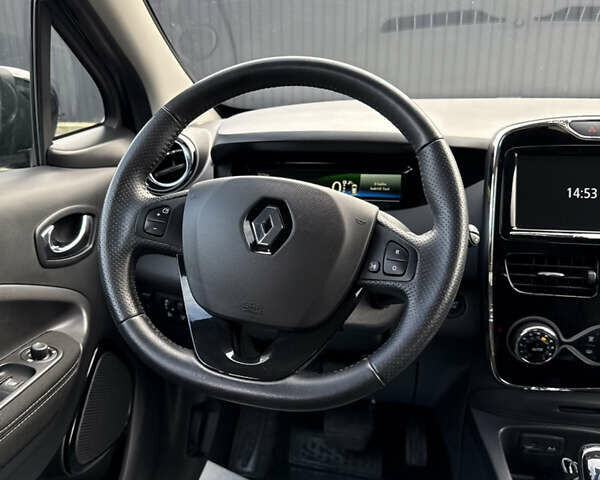 Черный Рено Зое, объемом двигателя 0 л и пробегом 99 тыс. км за 9950 $, фото 21 на Automoto.ua