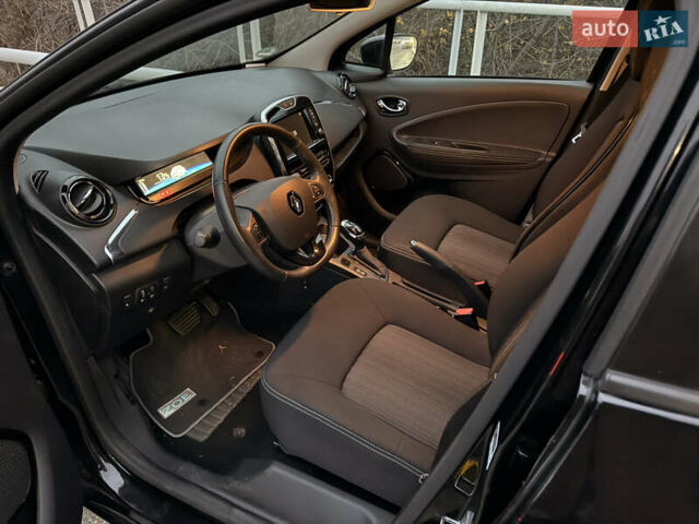 Черный Рено Зое, объемом двигателя 0 л и пробегом 46 тыс. км за 9700 $, фото 14 на Automoto.ua