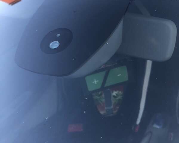 Черный Рено Зое, объемом двигателя 0 л и пробегом 165 тыс. км за 9500 $, фото 12 на Automoto.ua