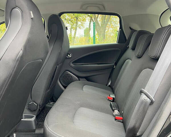 Черный Рено Зое, объемом двигателя 0 л и пробегом 92 тыс. км за 9299 $, фото 7 на Automoto.ua