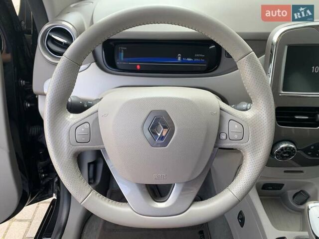 Черный Рено Зое, объемом двигателя 0 л и пробегом 33 тыс. км за 11999 $, фото 20 на Automoto.ua