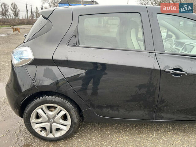 Черный Рено Зое, объемом двигателя 0 л и пробегом 51 тыс. км за 10400 $, фото 11 на Automoto.ua