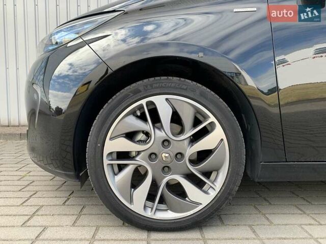 Черный Рено Зое, объемом двигателя 0 л и пробегом 33 тыс. км за 11999 $, фото 6 на Automoto.ua
