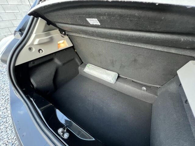 Черный Рено Зое, объемом двигателя 0 л и пробегом 139 тыс. км за 9500 $, фото 10 на Automoto.ua