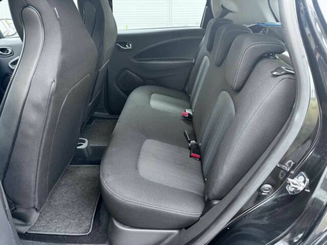 Черный Рено Зое, объемом двигателя 0 л и пробегом 58 тыс. км за 9200 $, фото 6 на Automoto.ua