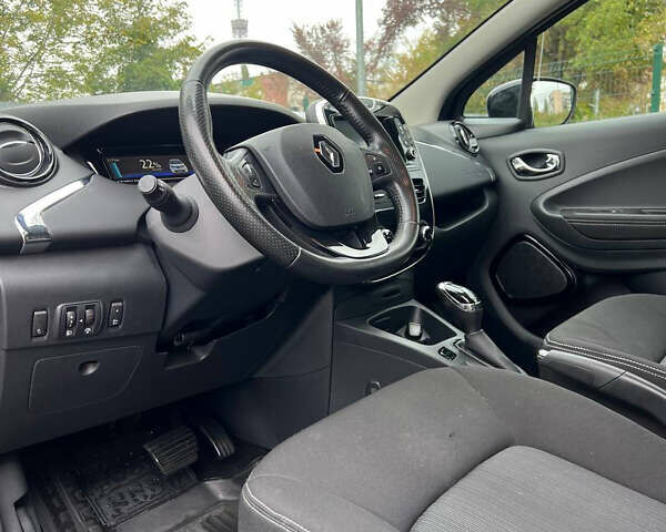 Черный Рено Зое, объемом двигателя 0 л и пробегом 92 тыс. км за 9299 $, фото 8 на Automoto.ua