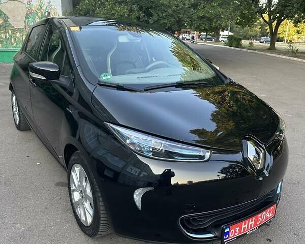 Черный Рено Зое, объемом двигателя 0 л и пробегом 52 тыс. км за 10200 $, фото 9 на Automoto.ua
