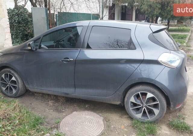 Черный Рено Зое, объемом двигателя 0 л и пробегом 120 тыс. км за 8500 $, фото 6 на Automoto.ua