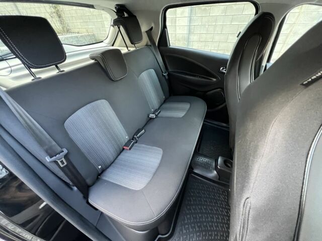 Черный Рено Зое, объемом двигателя 0 л и пробегом 139 тыс. км за 9500 $, фото 7 на Automoto.ua