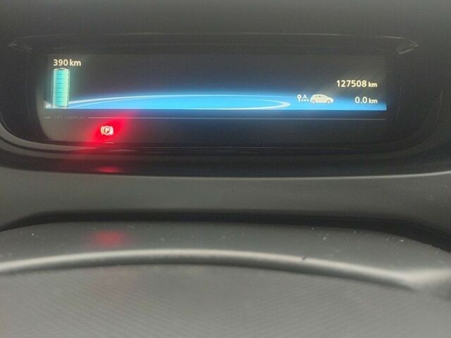 Черный Рено Зое, объемом двигателя 0 л и пробегом 128 тыс. км за 9600 $, фото 17 на Automoto.ua