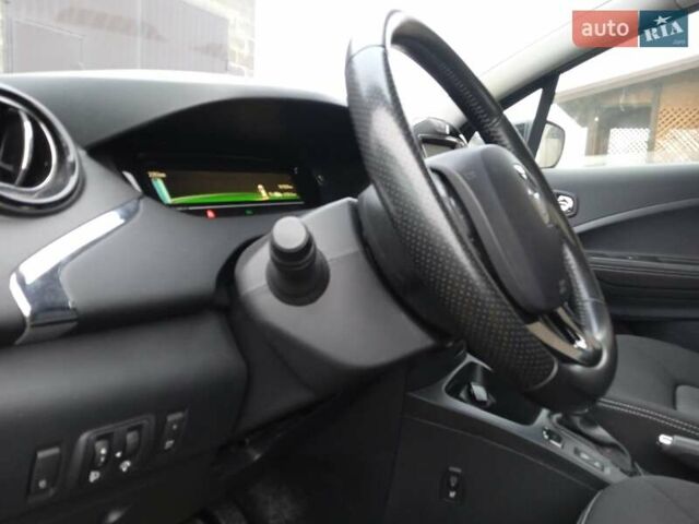 Черный Рено Зое, объемом двигателя 0 л и пробегом 100 тыс. км за 8998 $, фото 13 на Automoto.ua