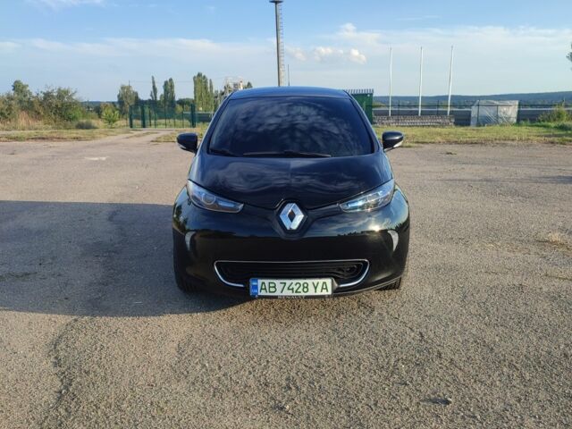 Черный Рено Зое, объемом двигателя 0 л и пробегом 128 тыс. км за 9600 $, фото 1 на Automoto.ua